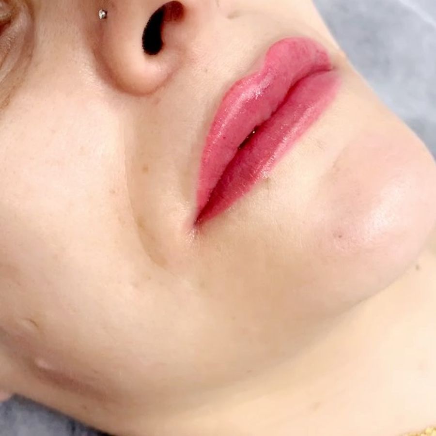 Lip blush
